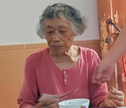 走失者照片 请大家帮助转发寻找走失老人，如有找...