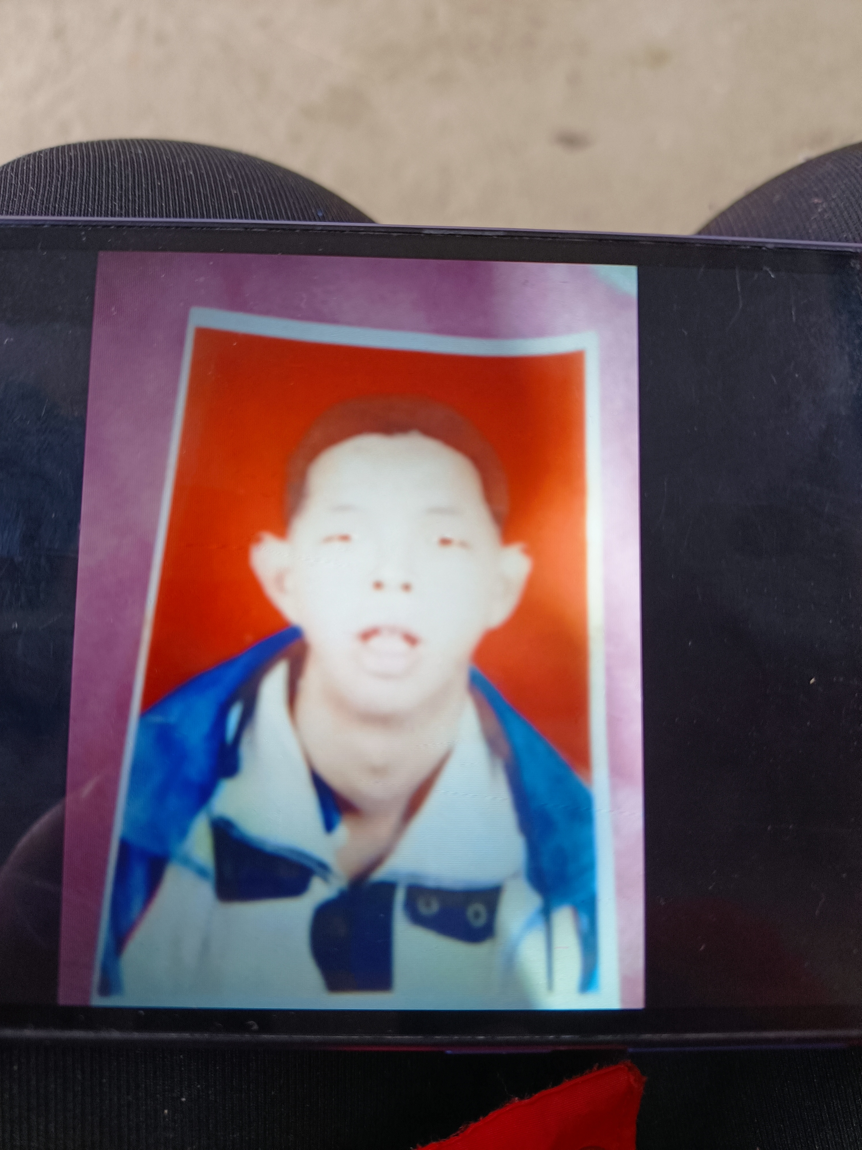 走失者照片 如果有人看到这个人回个电话1875...