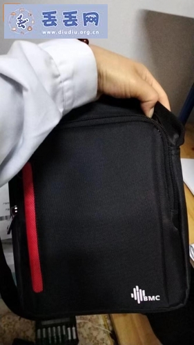 走失者照片 一个黑包