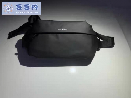 走失者照片 掉落在青桔单车车筐的黑色挎包