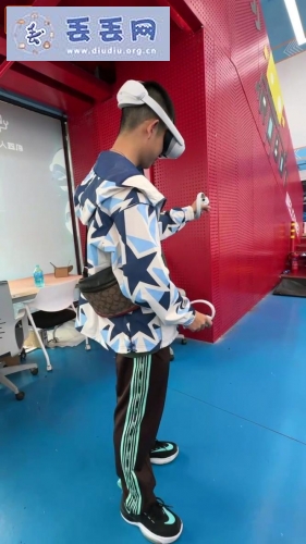 走失者照片 寻找一个黑色挎包