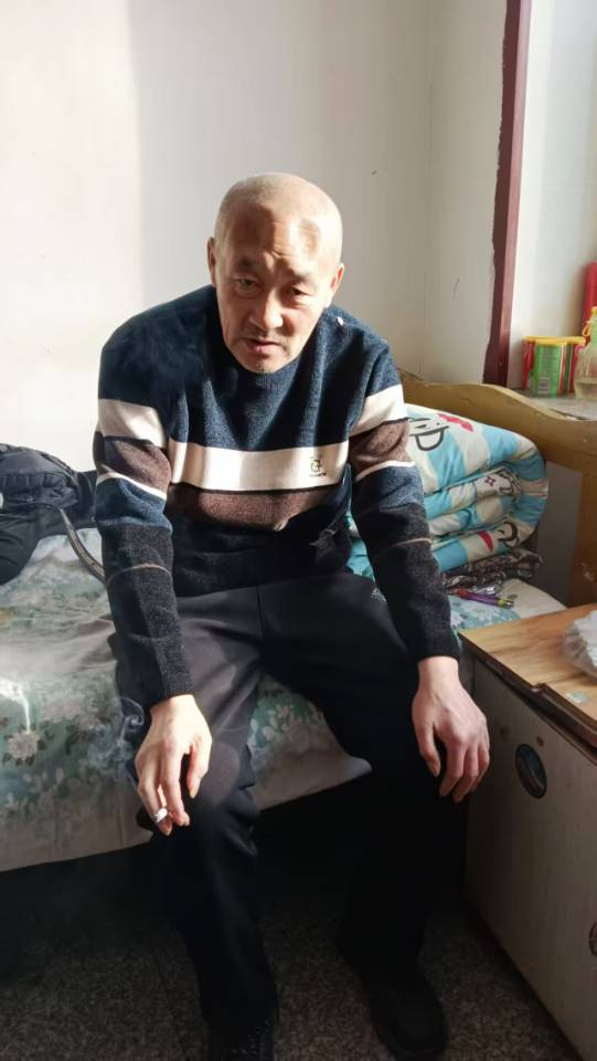 走失者照片 帮忙发个寻人启事谢谢我亲老舅走丢了