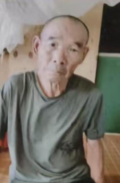 走失者照片 泉州市寻人：七旬老人走失，穿黑灰色...