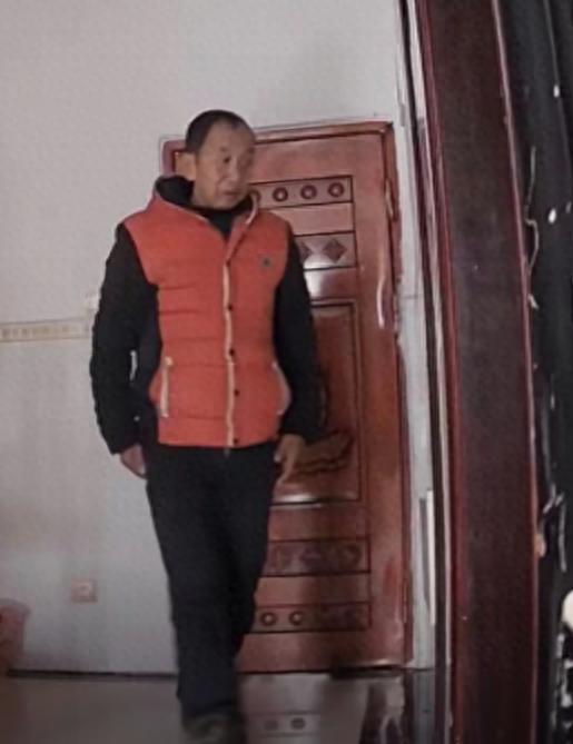 走失者照片 南充市寻人：六旬老人走失，穿红色上...
