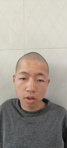走失者照片 惠州市寻亲：17岁男孩被救助，穿黑...