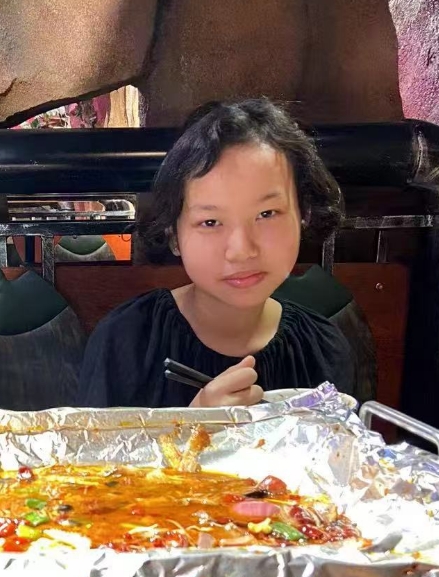 走失者照片 赣州市寻人：13岁女孩走失，穿蓝色...
