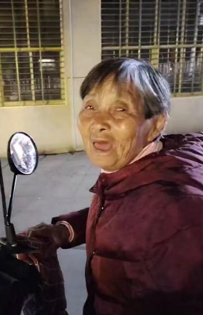 走失者照片 黄石市寻人：七旬老太走失，偏瘦，穿...