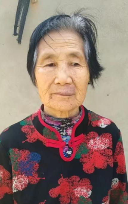 走失者照片 武汉市寻人：七旬老太走失，穿花棉袄...