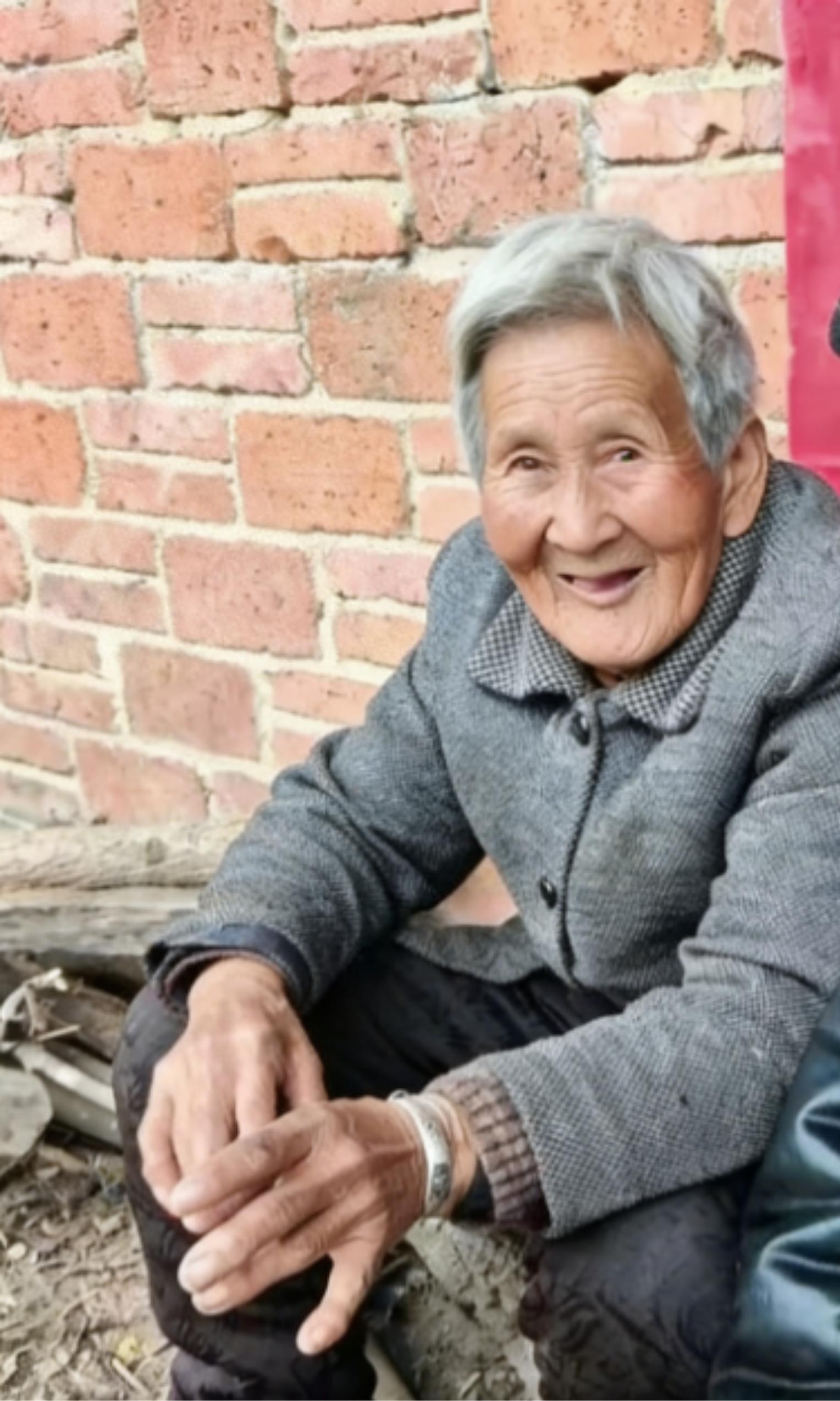 走失者照片 南阳市寻人：八旬老太走失，严重驼背...
