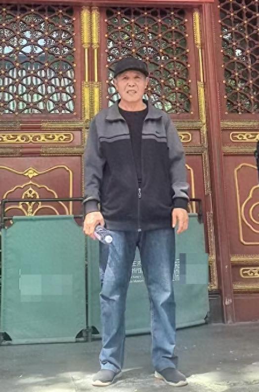 走失者照片 廊坊市寻人：六旬老人走失，穿灰色短...