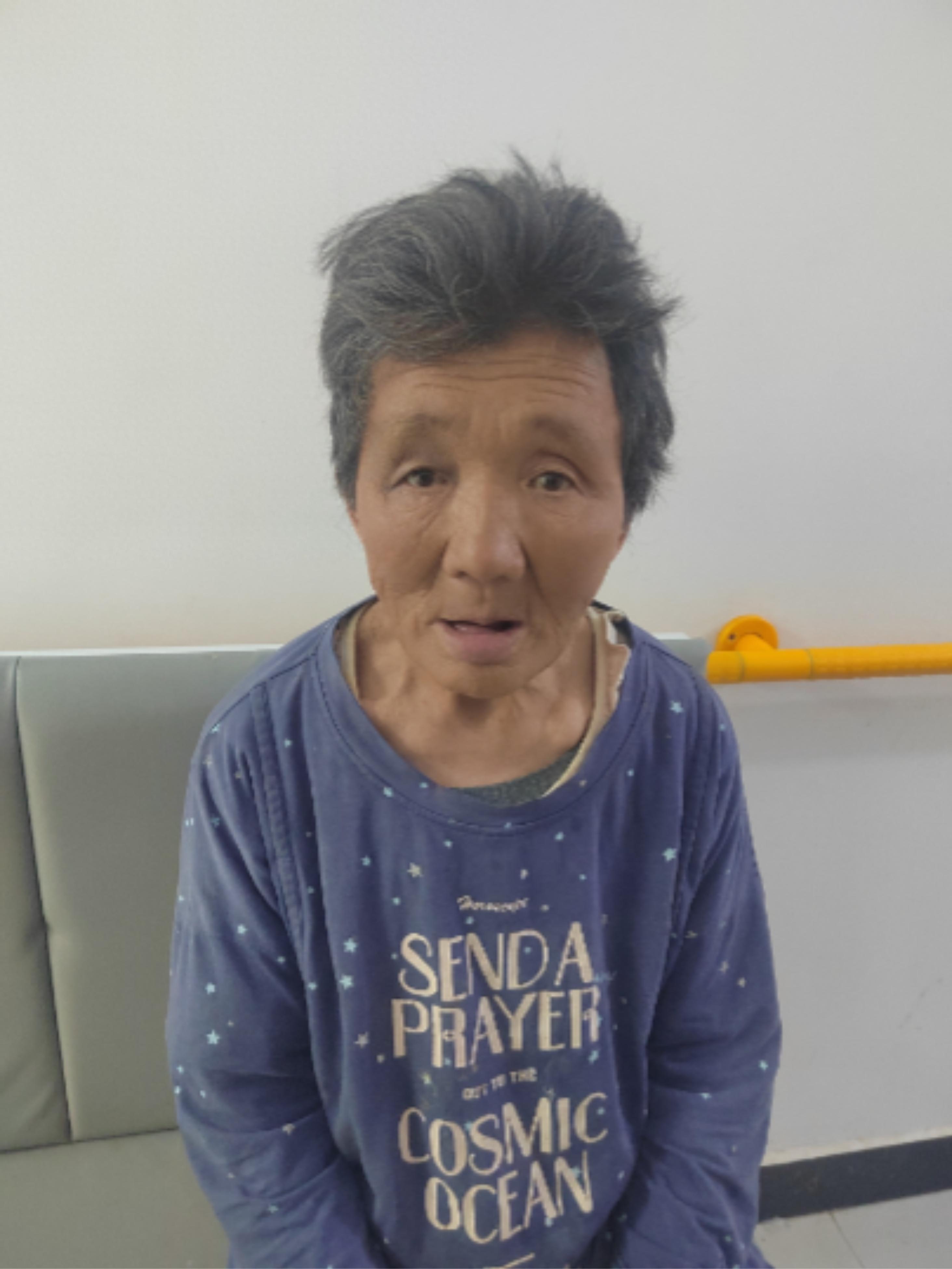 走失者照片 保定市寻亲：六旬老太被救助，高1米...