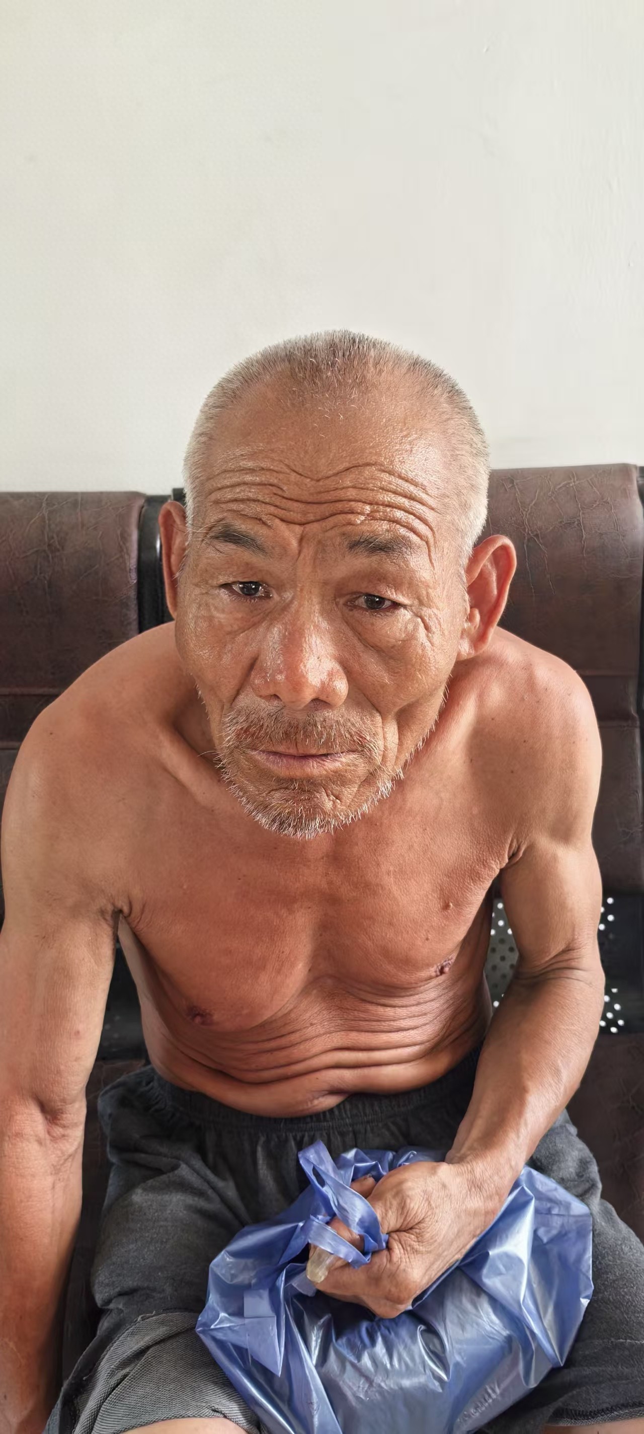 走失者照片 阜阳市界首市寻亲：八旬老人被救助，...