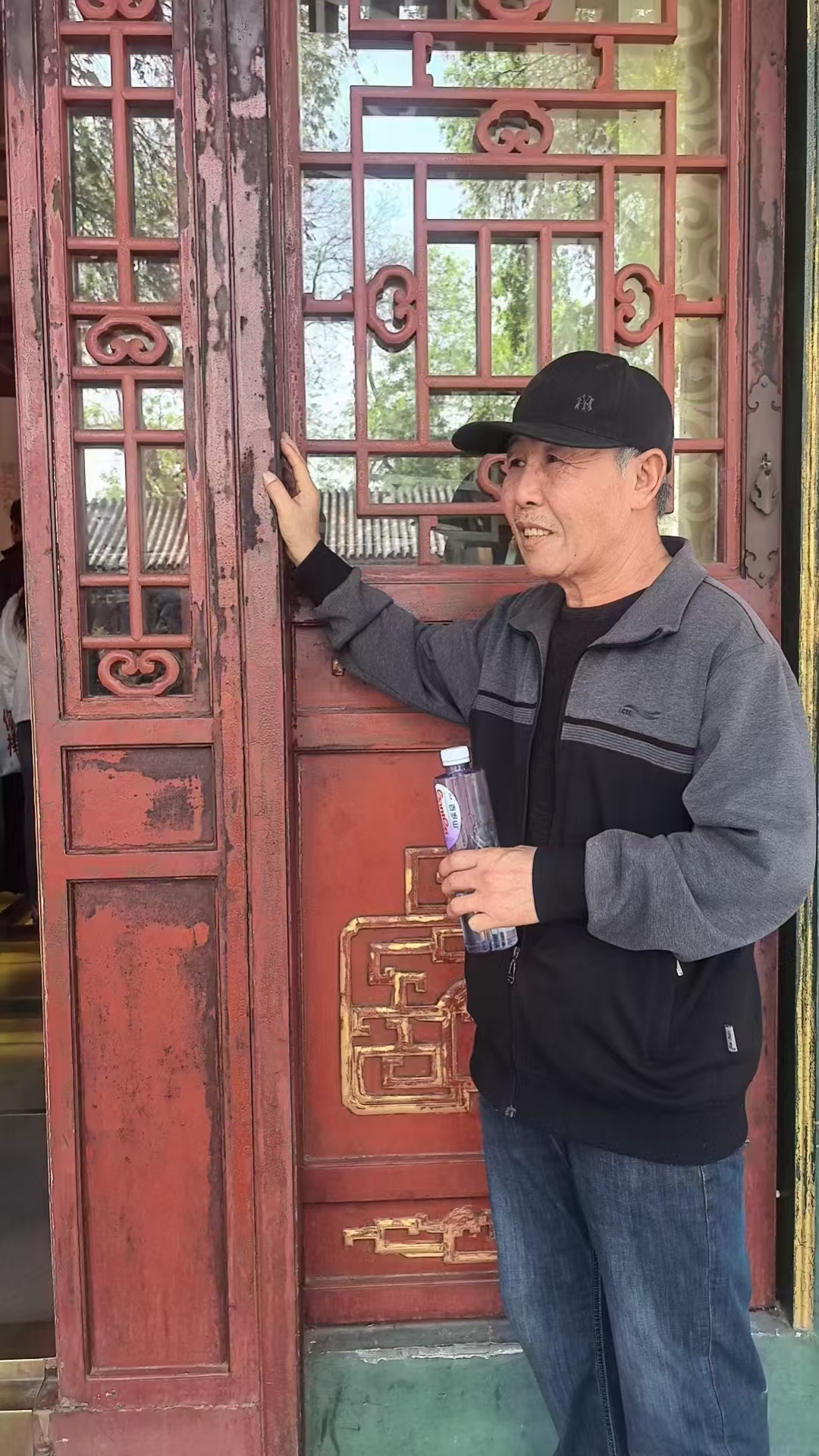 走失者照片 廊坊市寻人：六旬老人走失，穿灰色短...