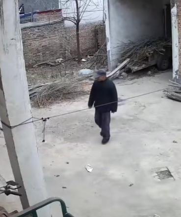 走失者照片 周口市寻人：七旬老人走失，穿黑色外...