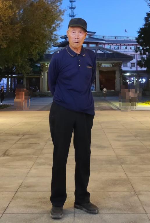 走失者照片 酒泉市寻人：七旬老人走失，穿黑色皮...