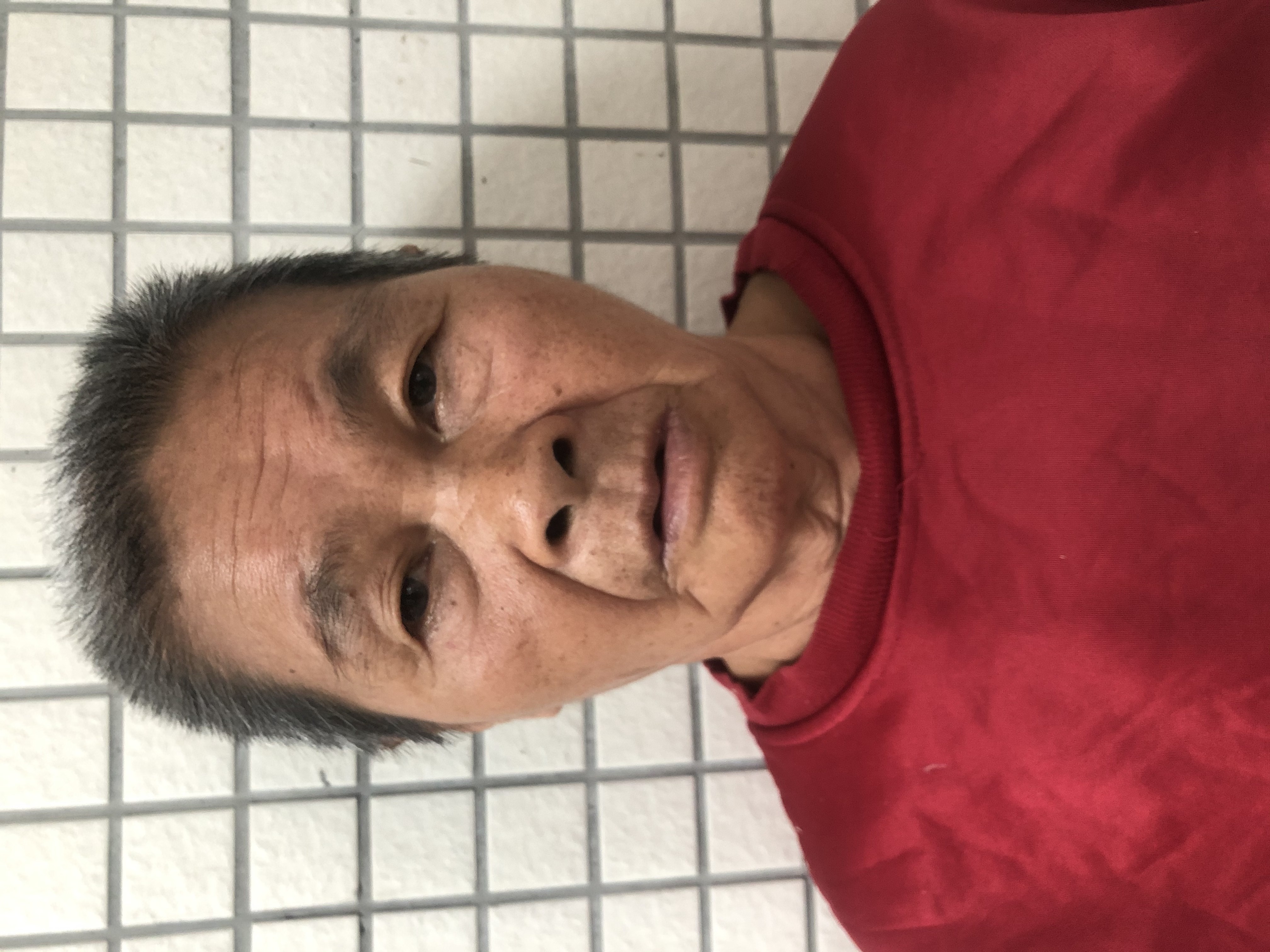 走失者照片 阳江市寻亲：六旬老太被救助，穿黑色...