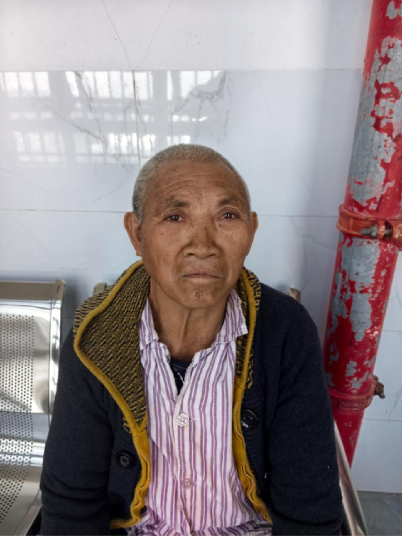 走失者照片 北海市寻亲：六旬老太被救助，穿红色...