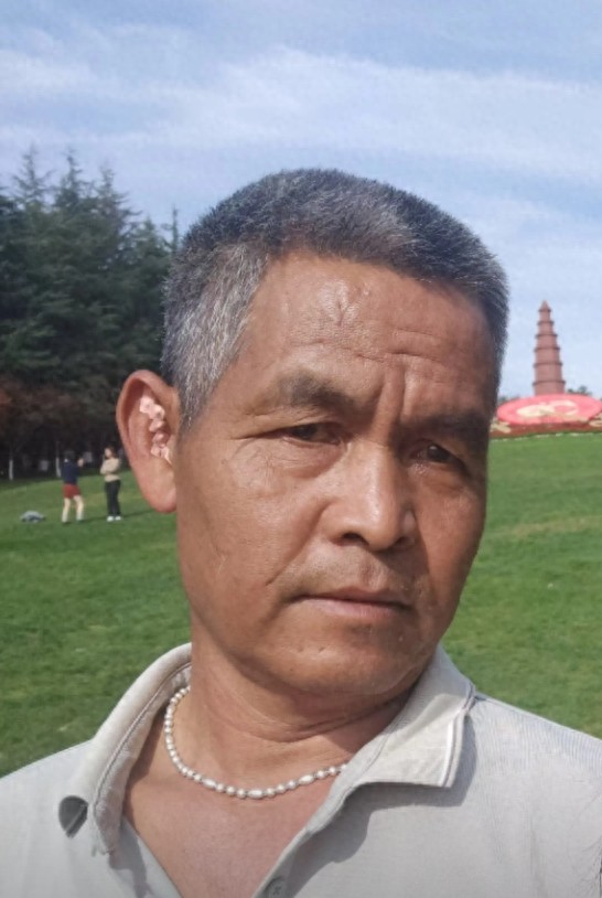 走失者照片 玉溪市寻人：五旬男子走失，穿黑色外...