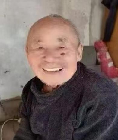 走失者照片 济宁市寻人：八旬老人走失，穿花棉衣...
