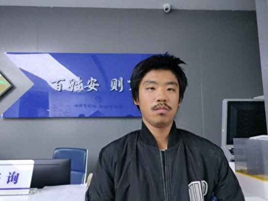 走失者照片 德阳市寻亲：青年男子被救助，穿黑色...