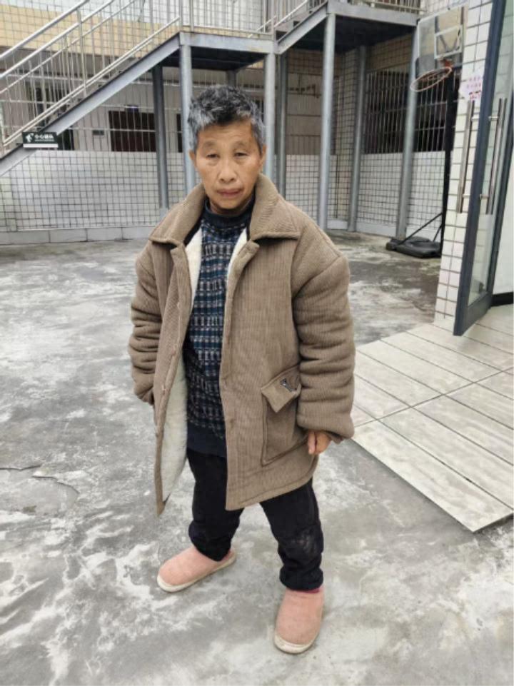 走失者照片 内江市寻亲：六旬老太被救助，疑患智...