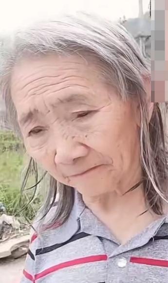 走失者照片 百色市寻人：八旬老太走失，穿灰色上...