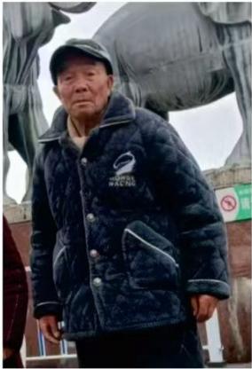 走失者照片 郑州市寻人：八旬老人走失，穿蓝色睡...