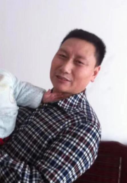 走失者照片 重庆市寻人：六旬老人走失，穿深蓝色...