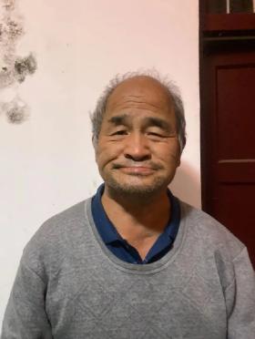 走失者照片 西安市寻人：七旬老人走失，穿黑色衣...