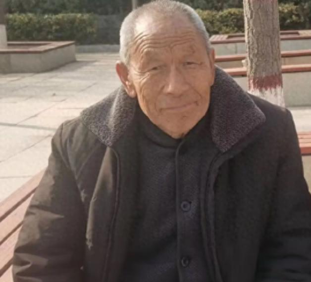 走失者照片 运城市寻人：八旬老人走失，穿黑色棉...