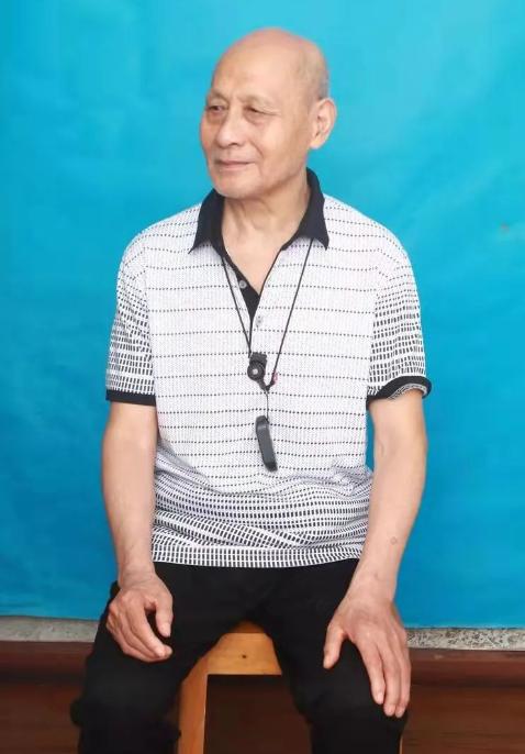 走失者照片 成都市寻人：七旬老人走失，穿白色条...