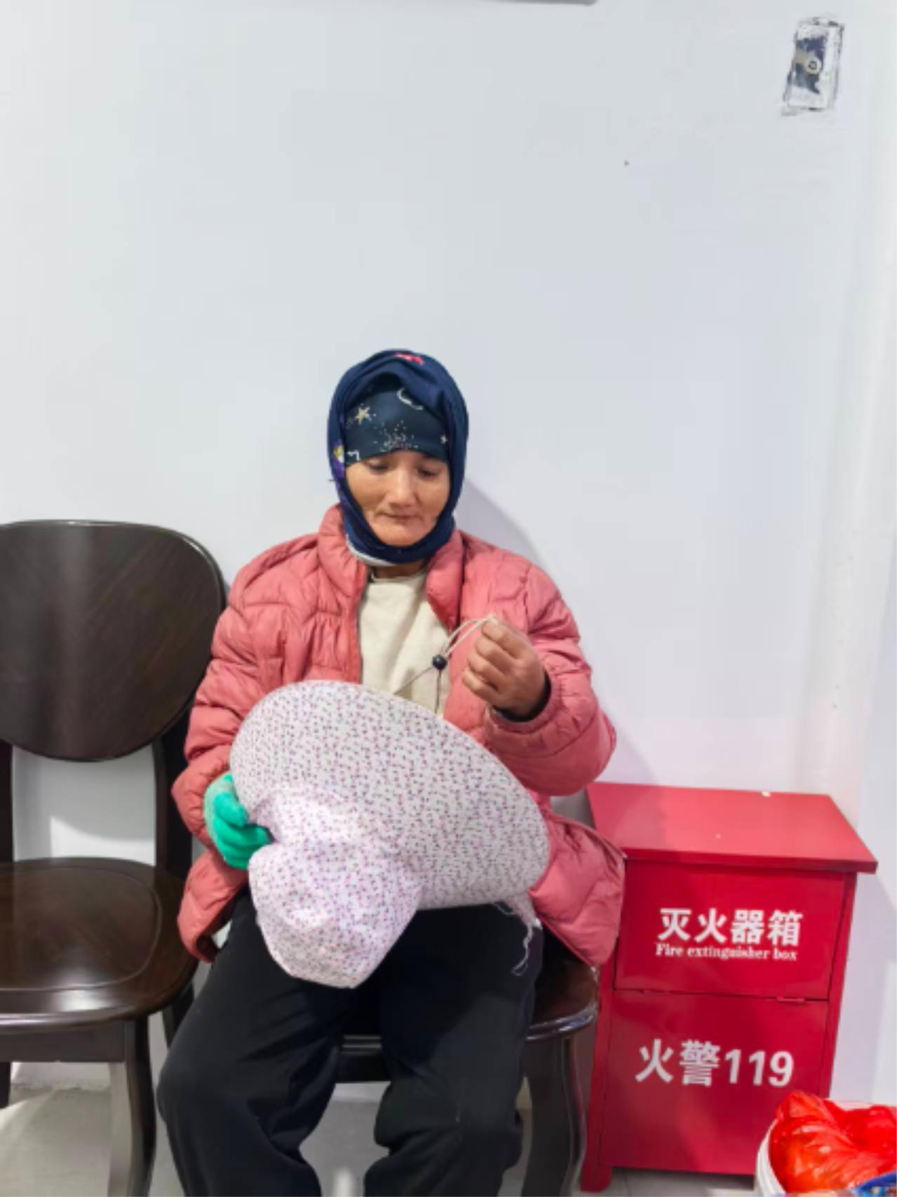 走失者照片 漳州市寻亲：五旬女子被救助，穿红色...