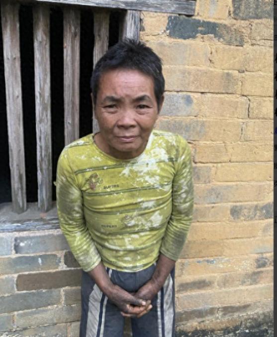 走失者照片 梧州市寻亲：中年女子被救助，疑患精...