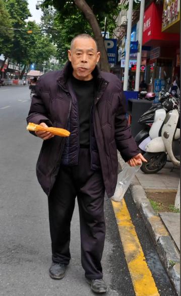 走失者照片 韶关市乐昌市寻人：六旬老人走失，穿...
