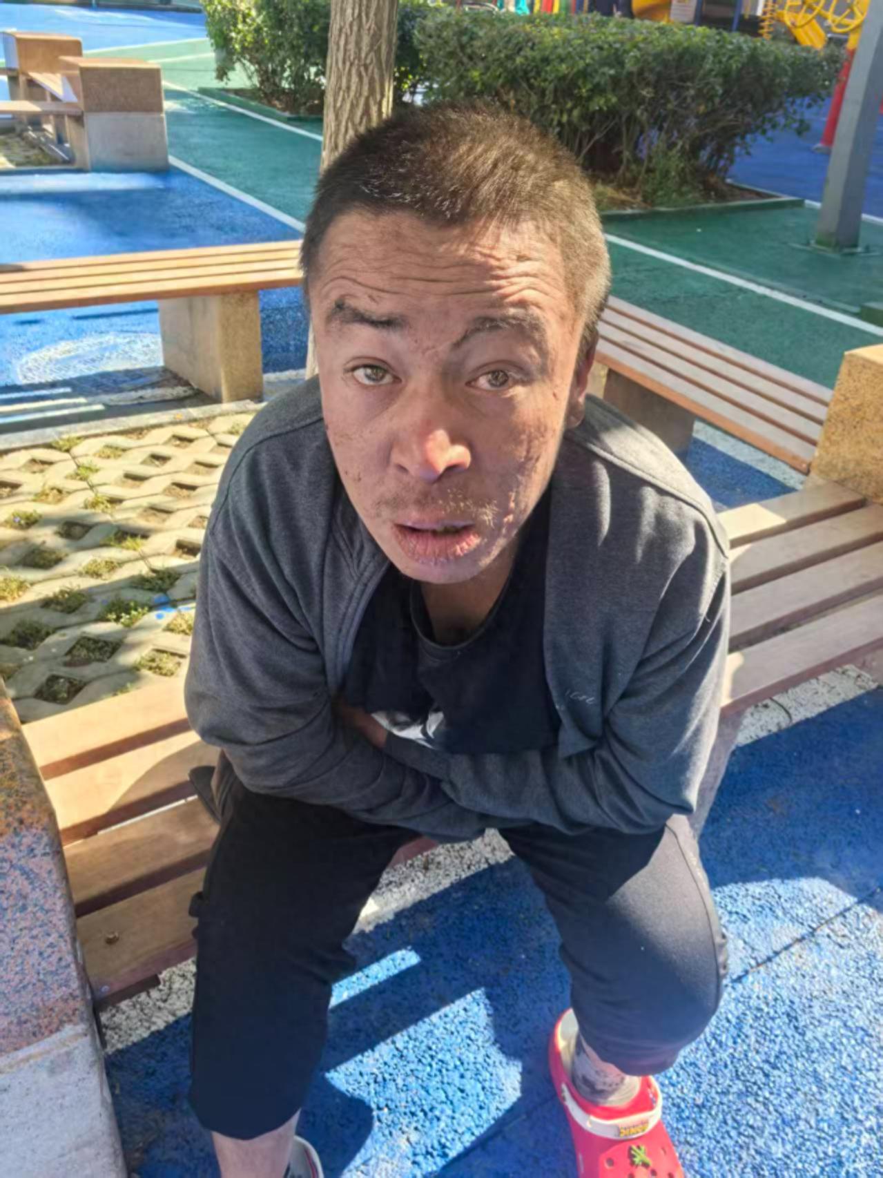 走失者照片 乌鲁木齐市寻亲：青年男子被救助，自...
