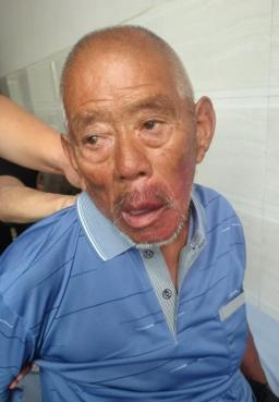 走失者照片 南阳市寻亲：八旬老人被救助，穿白色...