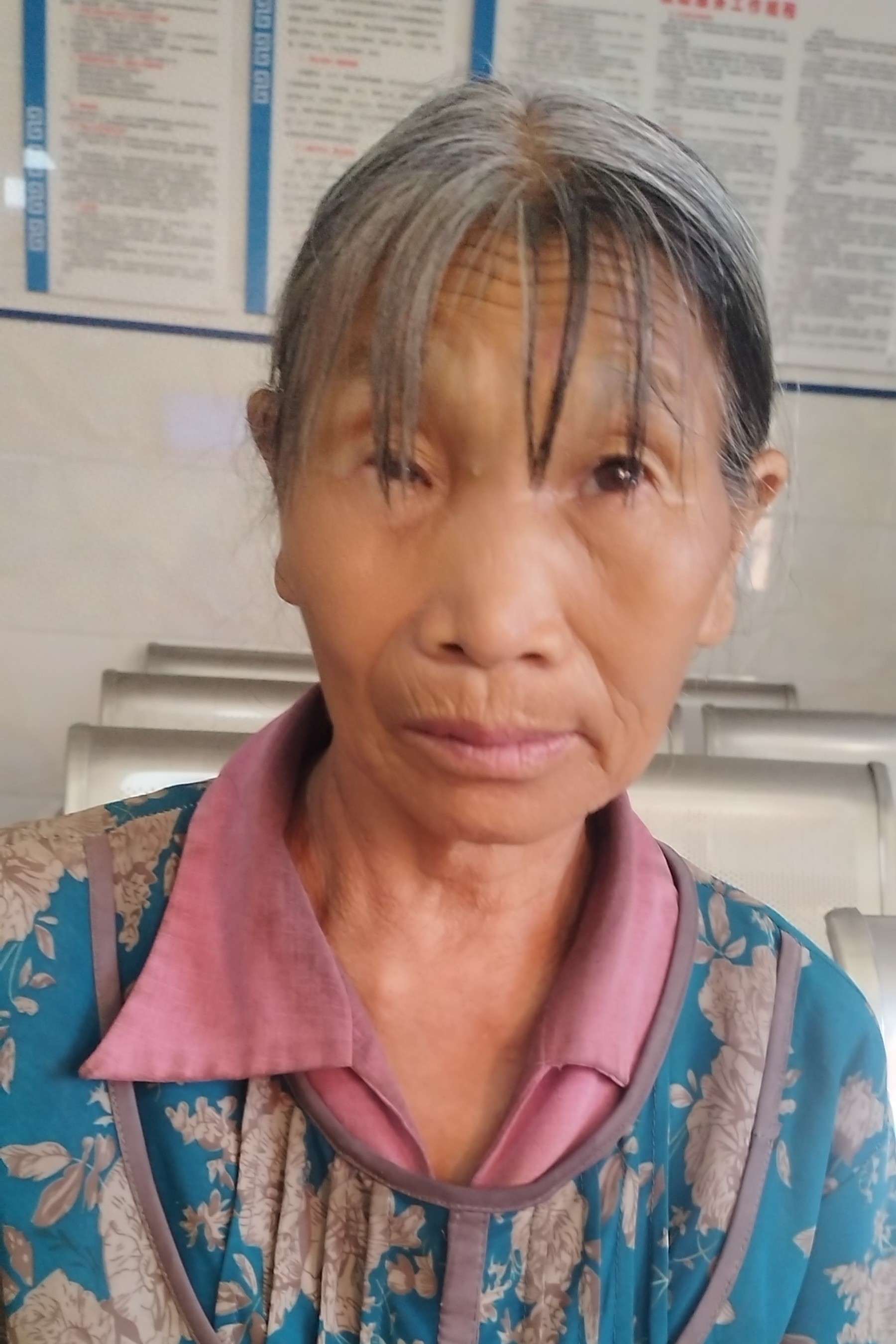 走失者照片 邵阳市寻亲：五旬女子被救助，穿绿色...