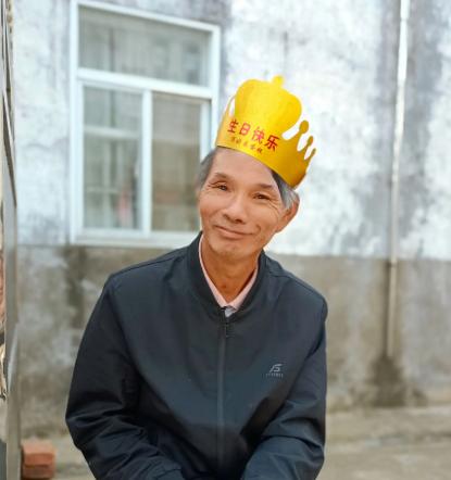 走失者照片 安庆市寻人：六旬老人走失，穿藏青色...