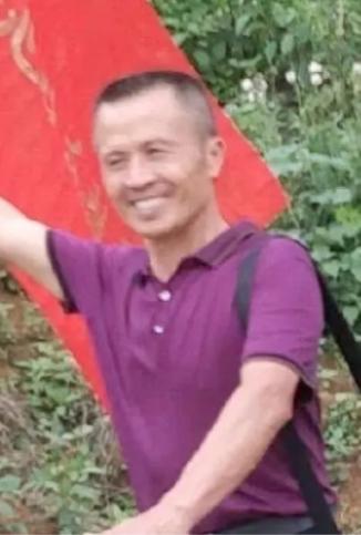 走失者照片 清远市连州市寻人：六旬老人走失，穿...