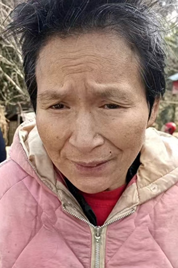 走失者照片 资阳市寻亲：五旬女子被救助，穿棉服...