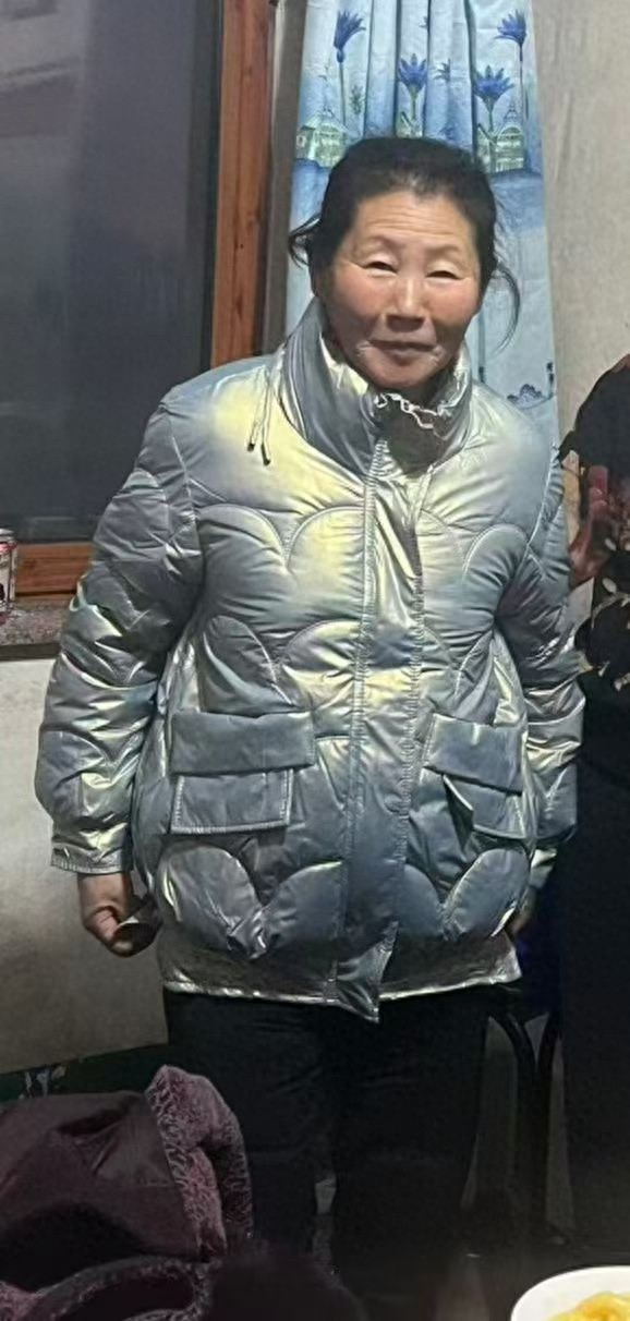 走失者照片 铁岭市寻人：六旬老太走失，患小脑萎...