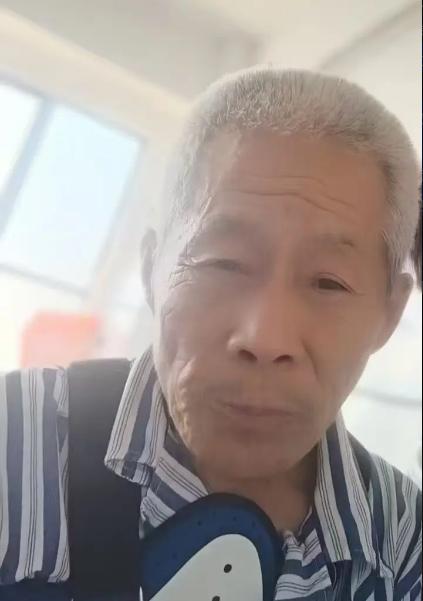 走失者照片 开封市寻人：六旬老人走失，穿黑色棉...