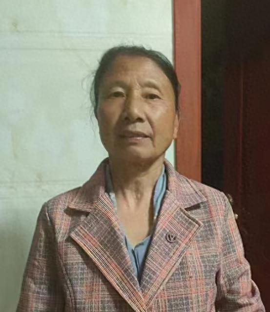走失者照片 抚州市寻人：六旬老太走失，穿紫色花...
