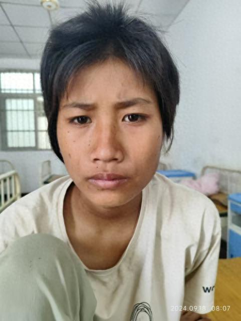 走失者照片 南阳市寻亲：15岁女孩被救助，穿米...