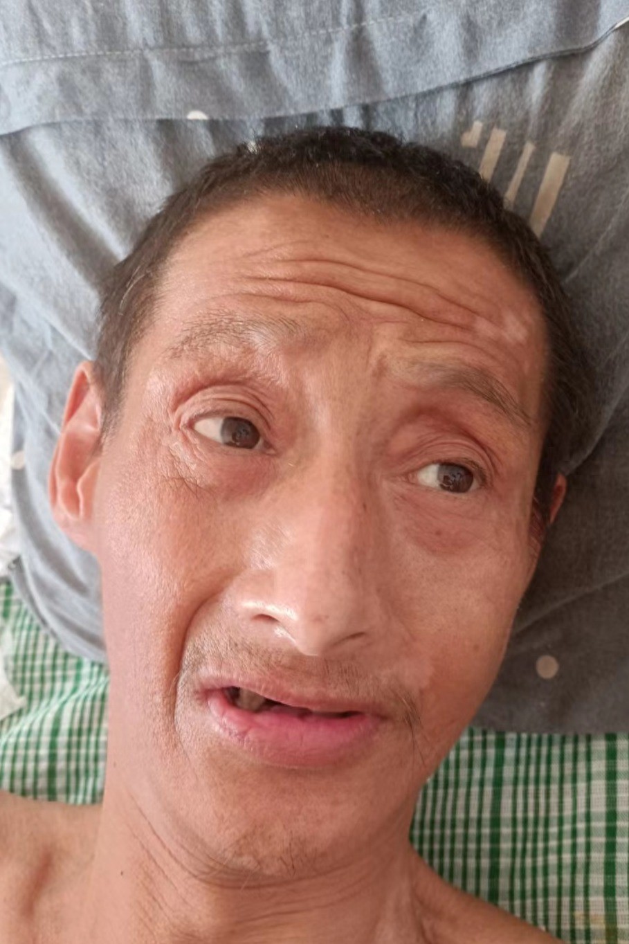 走失者照片 南阳市寻亲：五旬男子被救助，高1米...