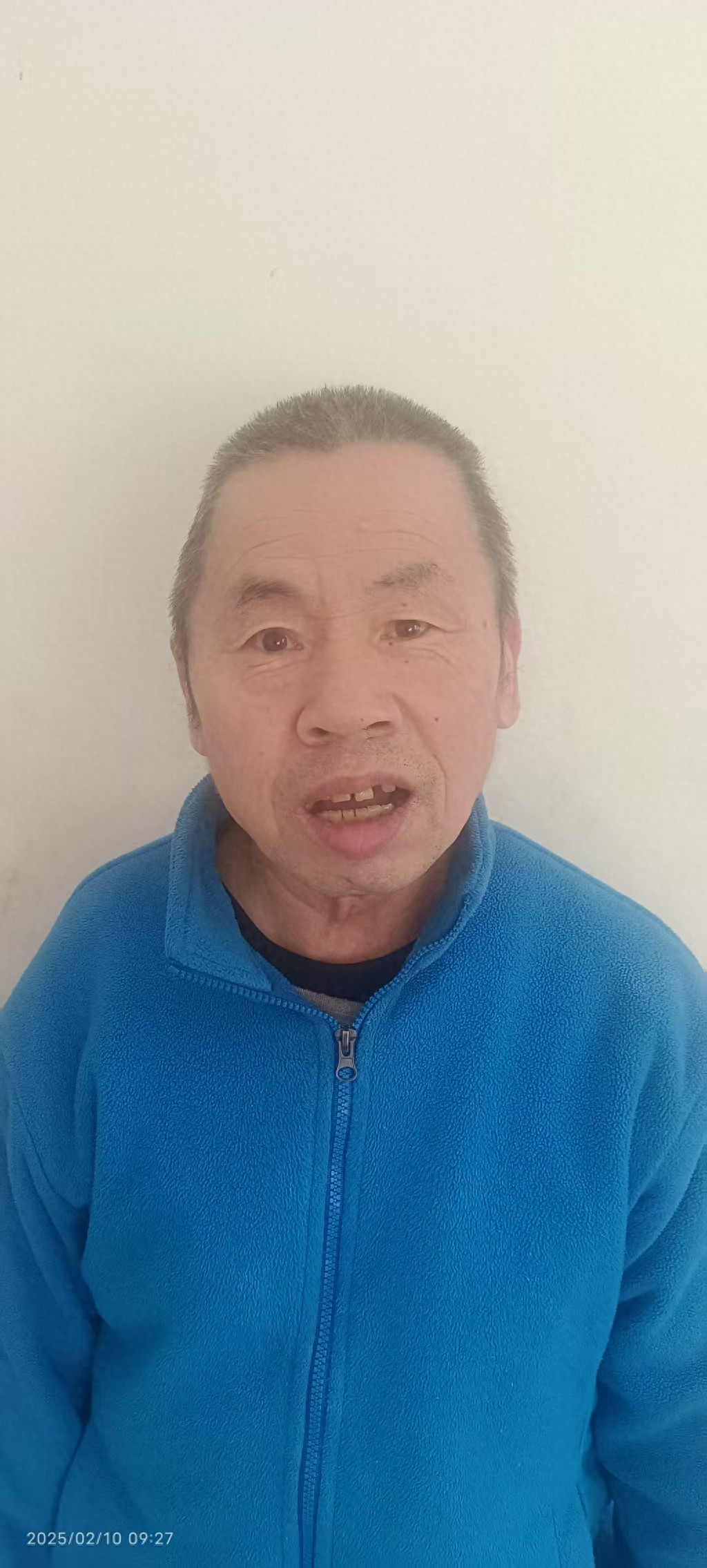 走失者照片 抚顺市寻亲：七旬老人被救助，高1米...