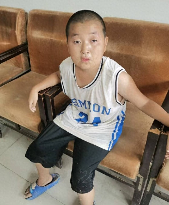走失者照片 濮阳市寻亲：8岁男孩被救助，高约1...