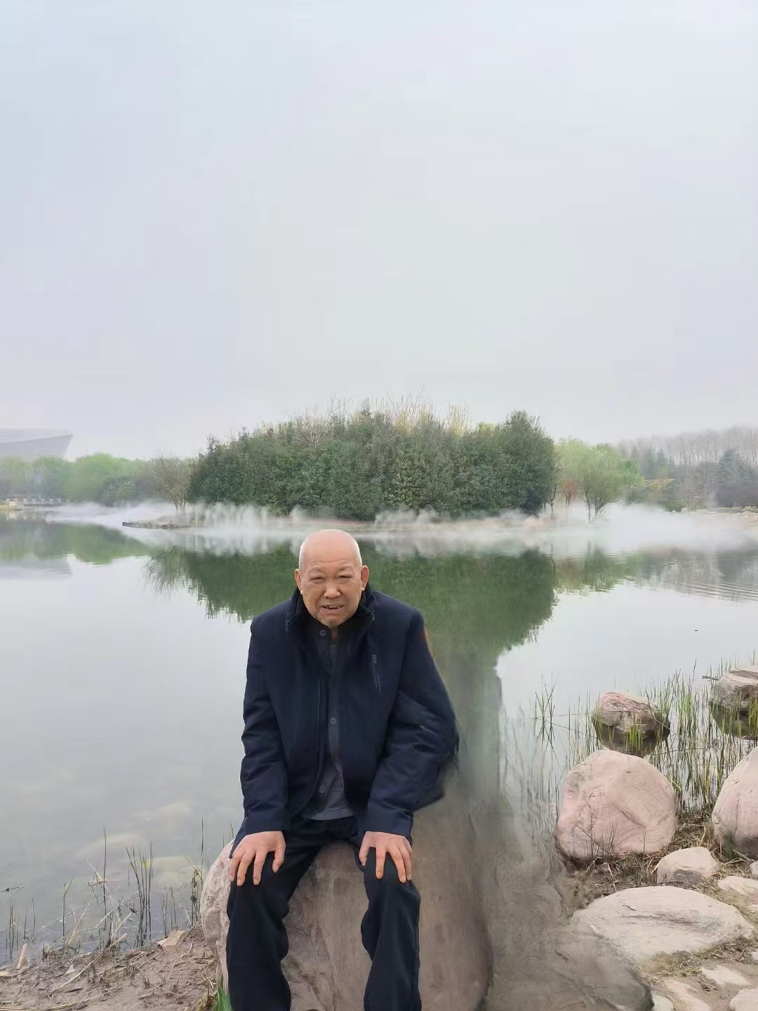 走失者照片 郑州市寻人：七旬老人走失，穿深蓝色...