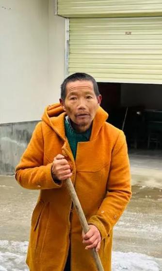 走失者照片 合肥市寻人：六旬老人走失，穿蓝色上...