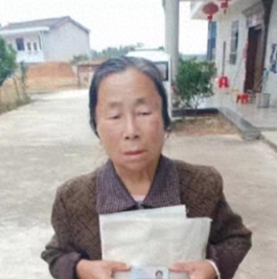 走失者照片 抚州市寻人：八旬老太走失，穿灰色花...